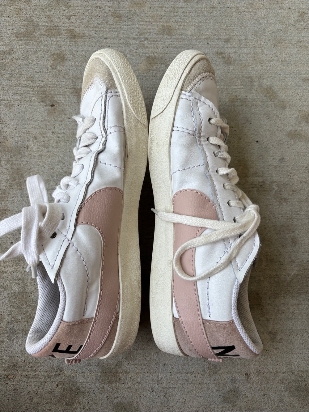 Nike Blazer White Low-Top ‘77 Jumbo Sneakers in White/Rose Whisper/Pink Oxford - Picture 9 of 14